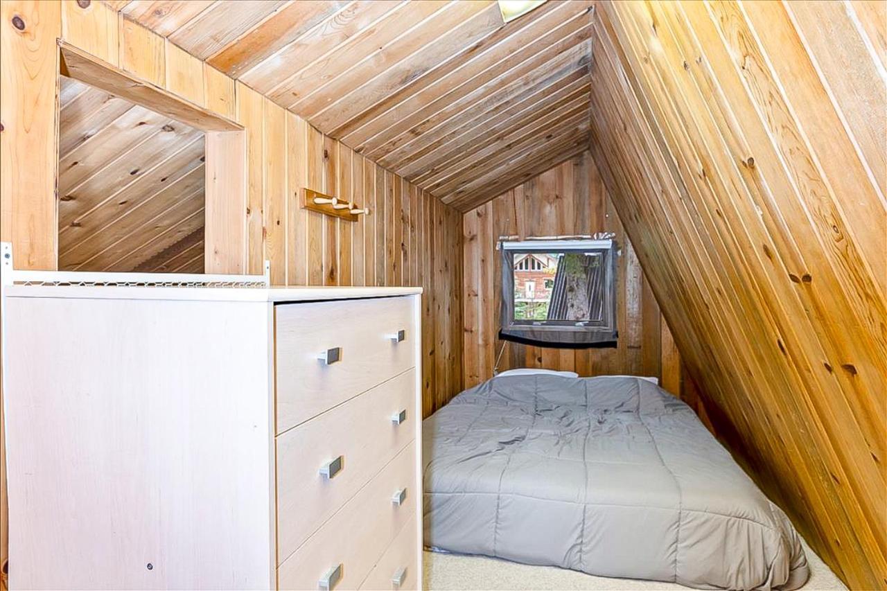 Alpine Meadows Cabin Гърдууд Екстериор снимка