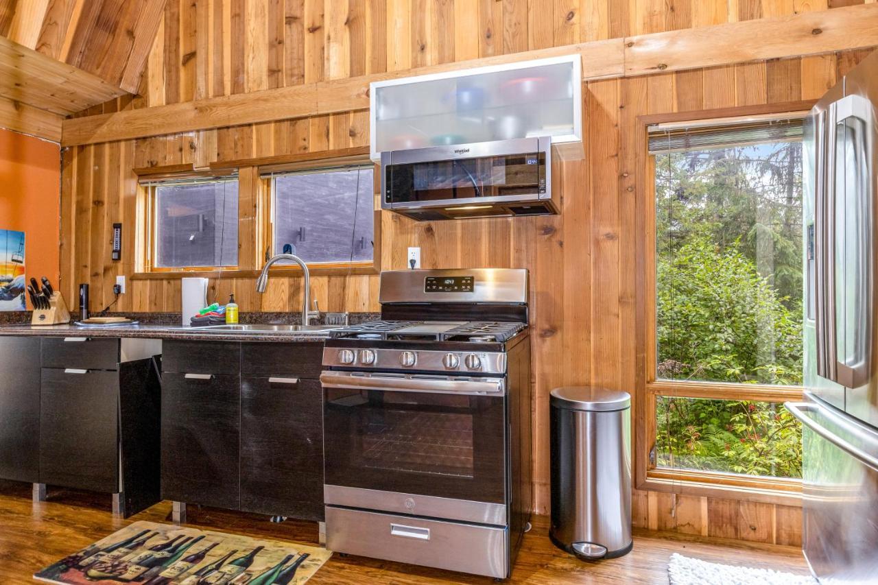 Alpine Meadows Cabin Гърдууд Екстериор снимка